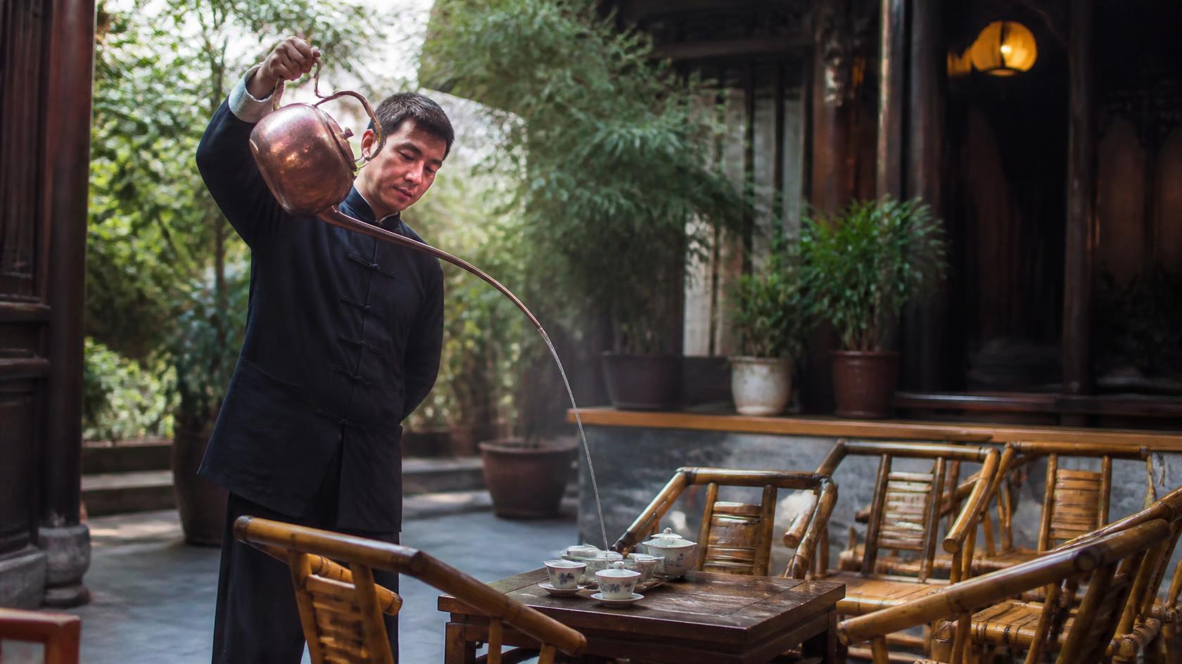 Sichuan Long-Spout Teapot Art: Chengdu's Dancing Kettle